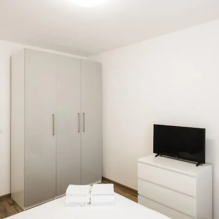 Apartbnb Twins 14a *
